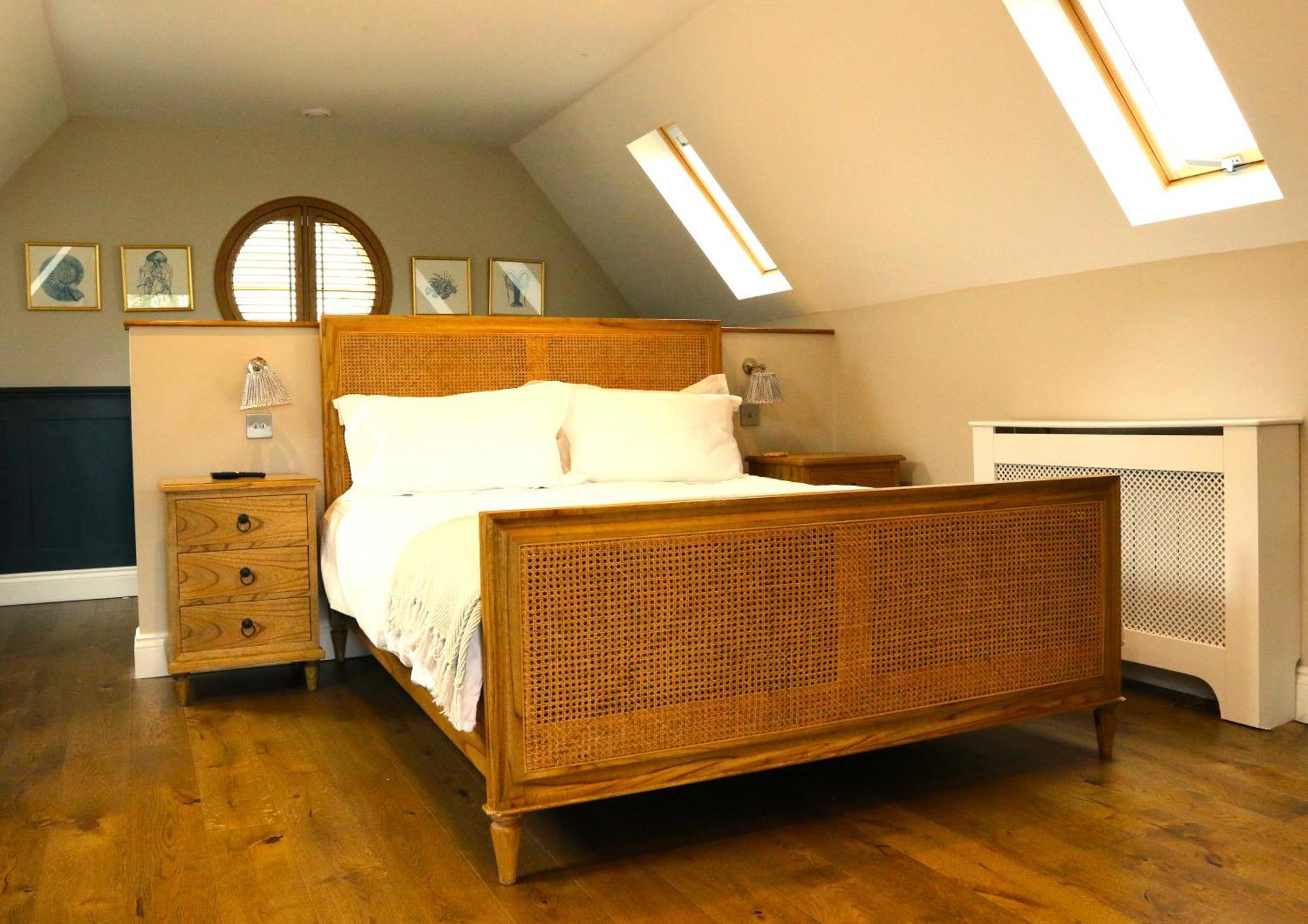 Villa The Loft At The Croft - Stunning Rural Retreat Perfect For Couples & Dogs à Leigh  Extérieur photo